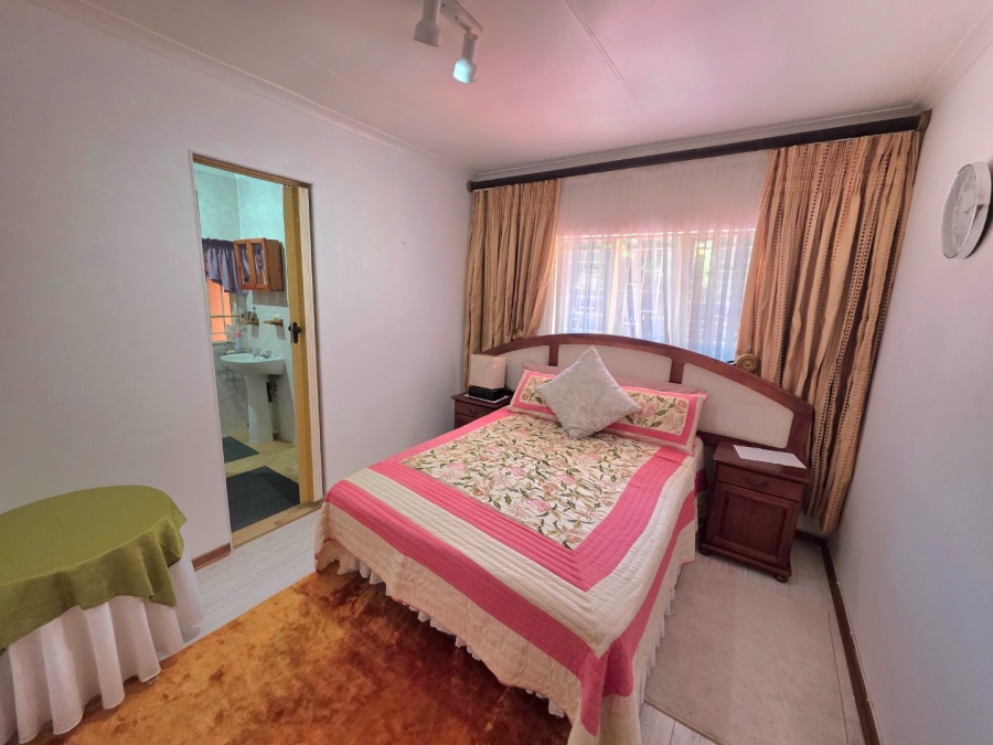 5 Bedroom Property for Sale in La Provance Free State